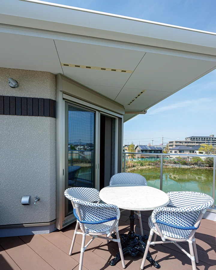 2階バルコニーデッキ